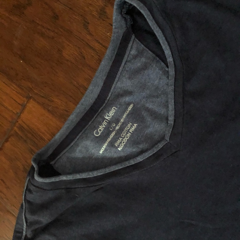 Men’s Calvin Klein v neck T-shirt